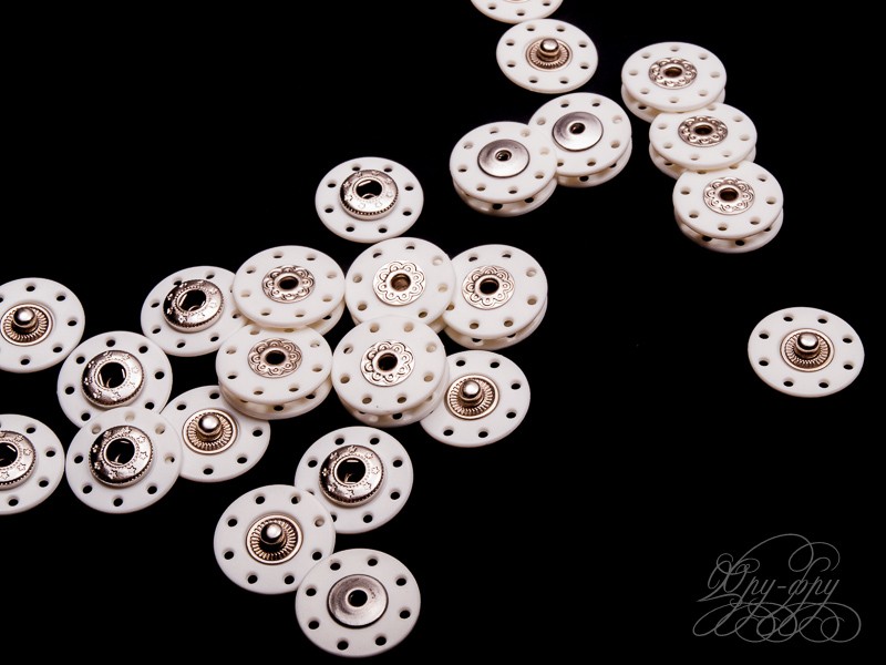 Кнопка пришивная КП1543-01-18